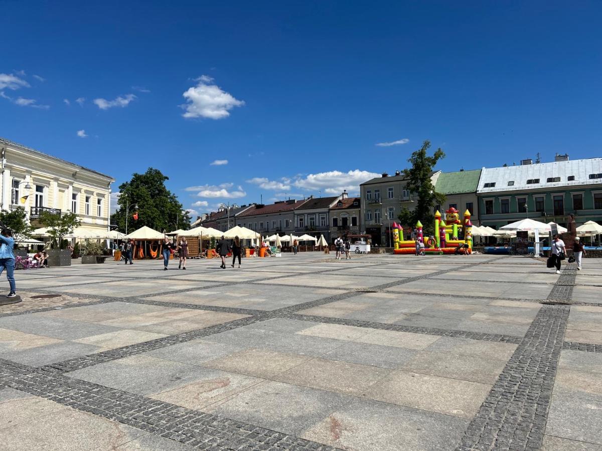 Family & Business Sauna Apartments Rynek Centrum Downtown - 2 Bedroom With Private Sauna, Balcony, Parking เคียลเซ ภายนอก รูปภาพ