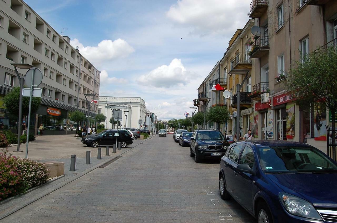 Family & Business Sauna Apartments Rynek Centrum Downtown - 2 Bedroom With Private Sauna, Balcony, Parking เคียลเซ ภายนอก รูปภาพ