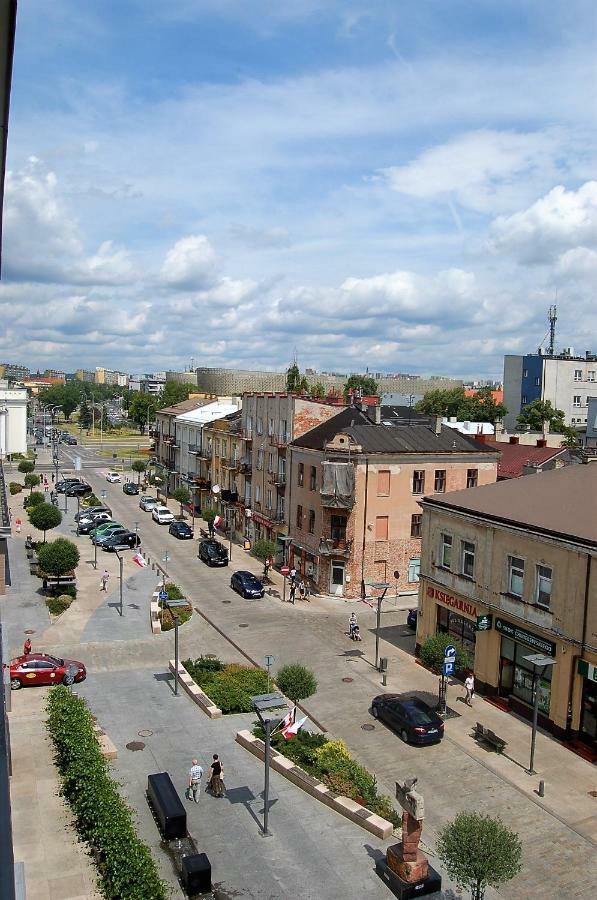 Family & Business Sauna Apartments Rynek Centrum Downtown - 2 Bedroom With Private Sauna, Balcony, Parking เคียลเซ ภายนอก รูปภาพ