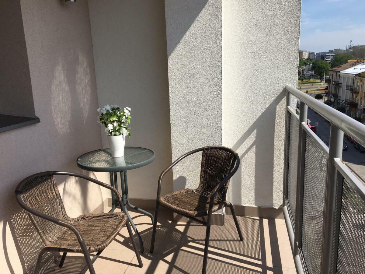 Family & Business Sauna Apartments Rynek Centrum Downtown - 2 Bedroom With Private Sauna, Balcony, Parking เคียลเซ ภายนอก รูปภาพ