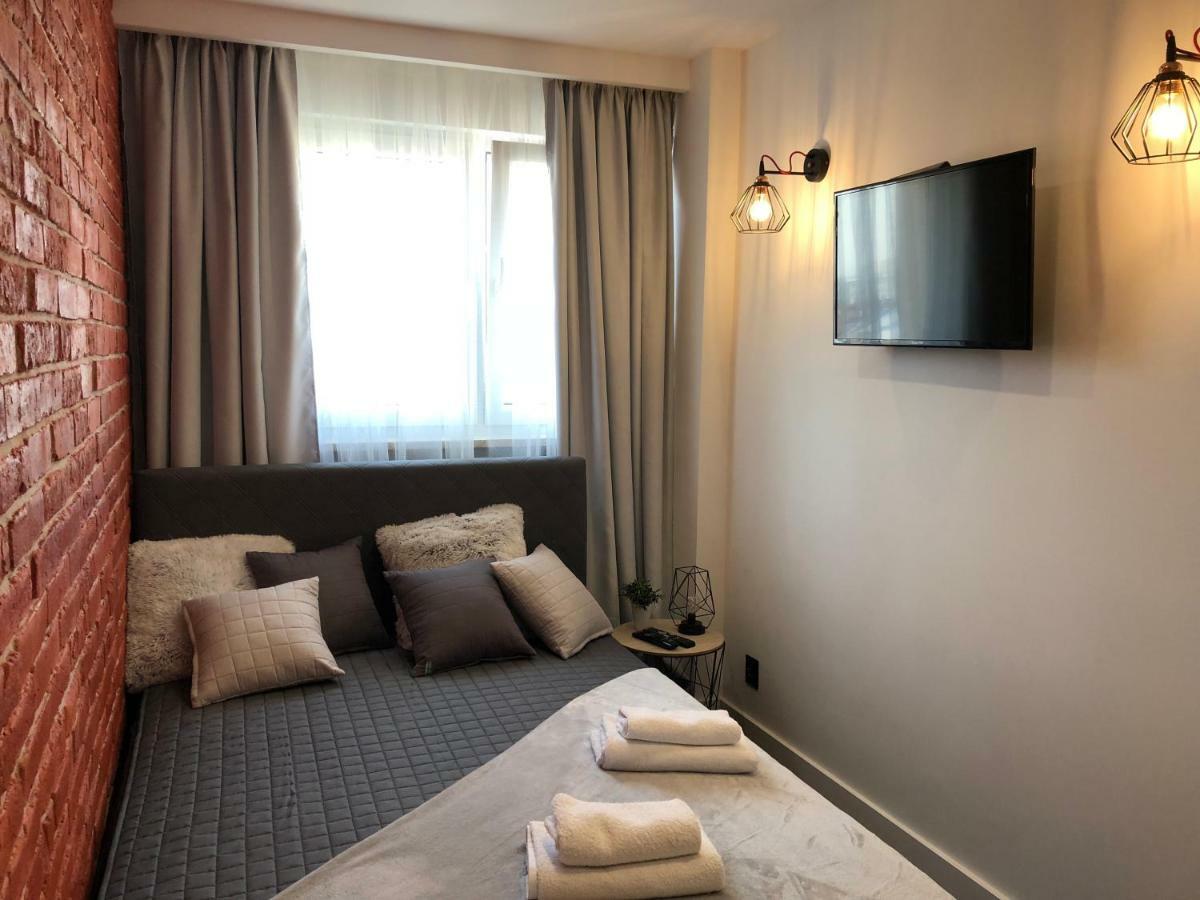 Family & Business Sauna Apartments Rynek Centrum Downtown - 2 Bedroom With Private Sauna, Balcony, Parking เคียลเซ ภายนอก รูปภาพ