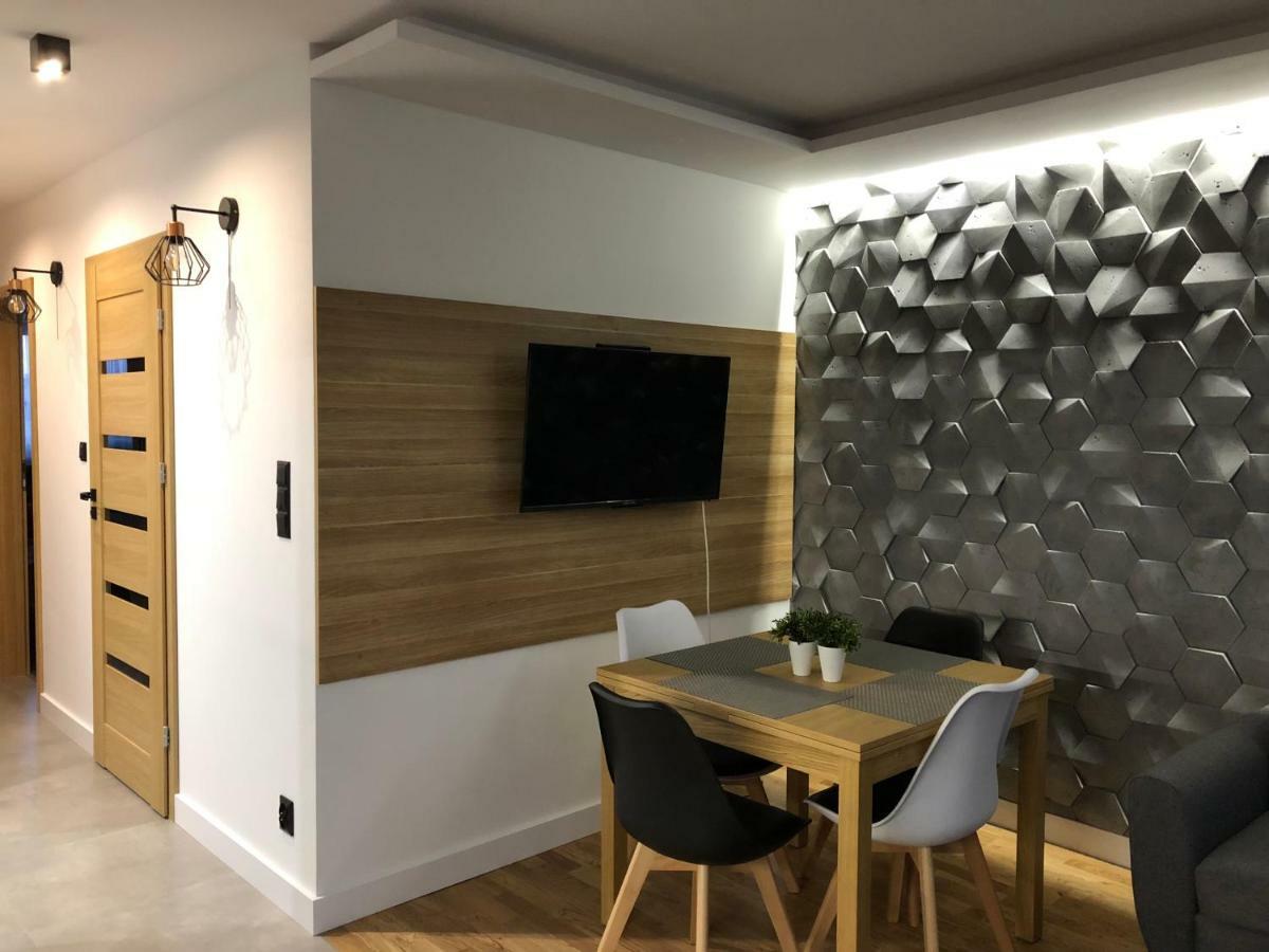 Family & Business Sauna Apartments Rynek Centrum Downtown - 2 Bedroom With Private Sauna, Balcony, Parking เคียลเซ ภายนอก รูปภาพ