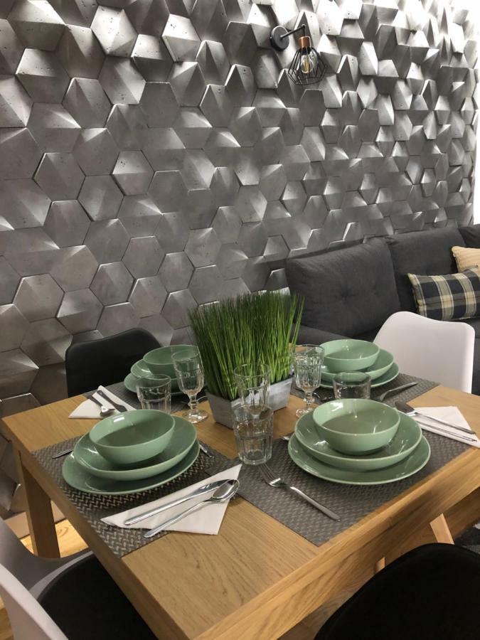 Family & Business Sauna Apartments Rynek Centrum Downtown - 2 Bedroom With Private Sauna, Balcony, Parking เคียลเซ ภายนอก รูปภาพ