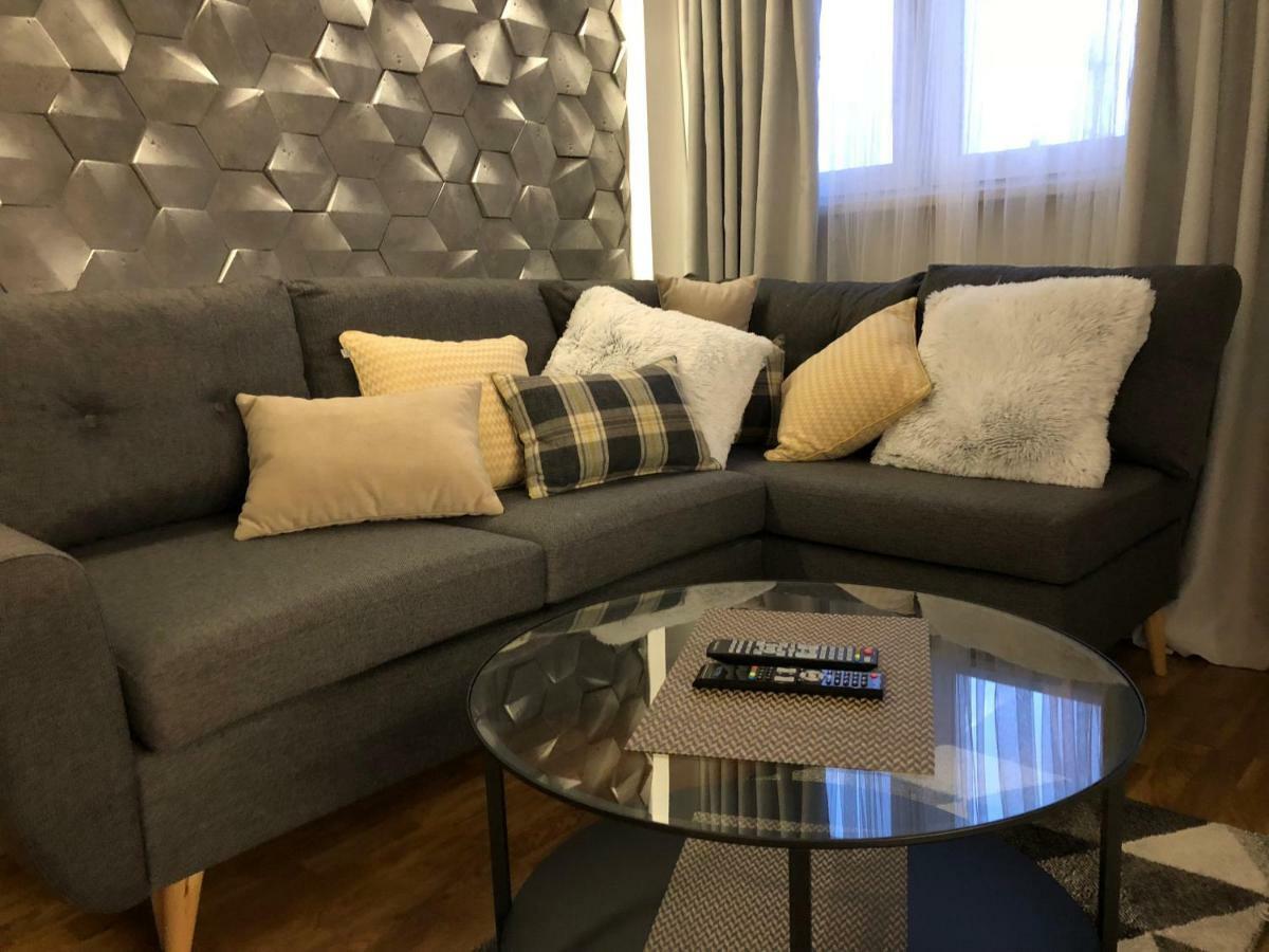 Family & Business Sauna Apartments Rynek Centrum Downtown - 2 Bedroom With Private Sauna, Balcony, Parking เคียลเซ ภายนอก รูปภาพ