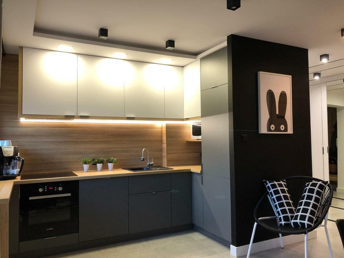 Family & Business Sauna Apartments Rynek Centrum Downtown - 2 Bedroom With Private Sauna, Balcony, Parking เคียลเซ ภายนอก รูปภาพ