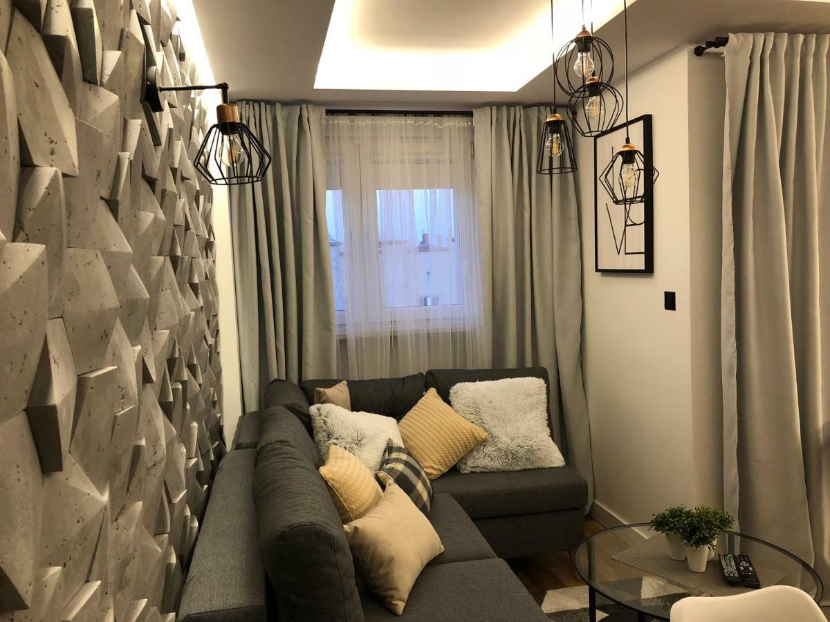 Family & Business Sauna Apartments Rynek Centrum Downtown - 2 Bedroom With Private Sauna, Balcony, Parking เคียลเซ ภายนอก รูปภาพ