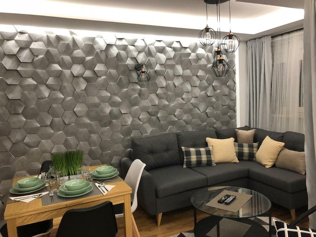 Family & Business Sauna Apartments Rynek Centrum Downtown - 2 Bedroom With Private Sauna, Balcony, Parking เคียลเซ ภายนอก รูปภาพ