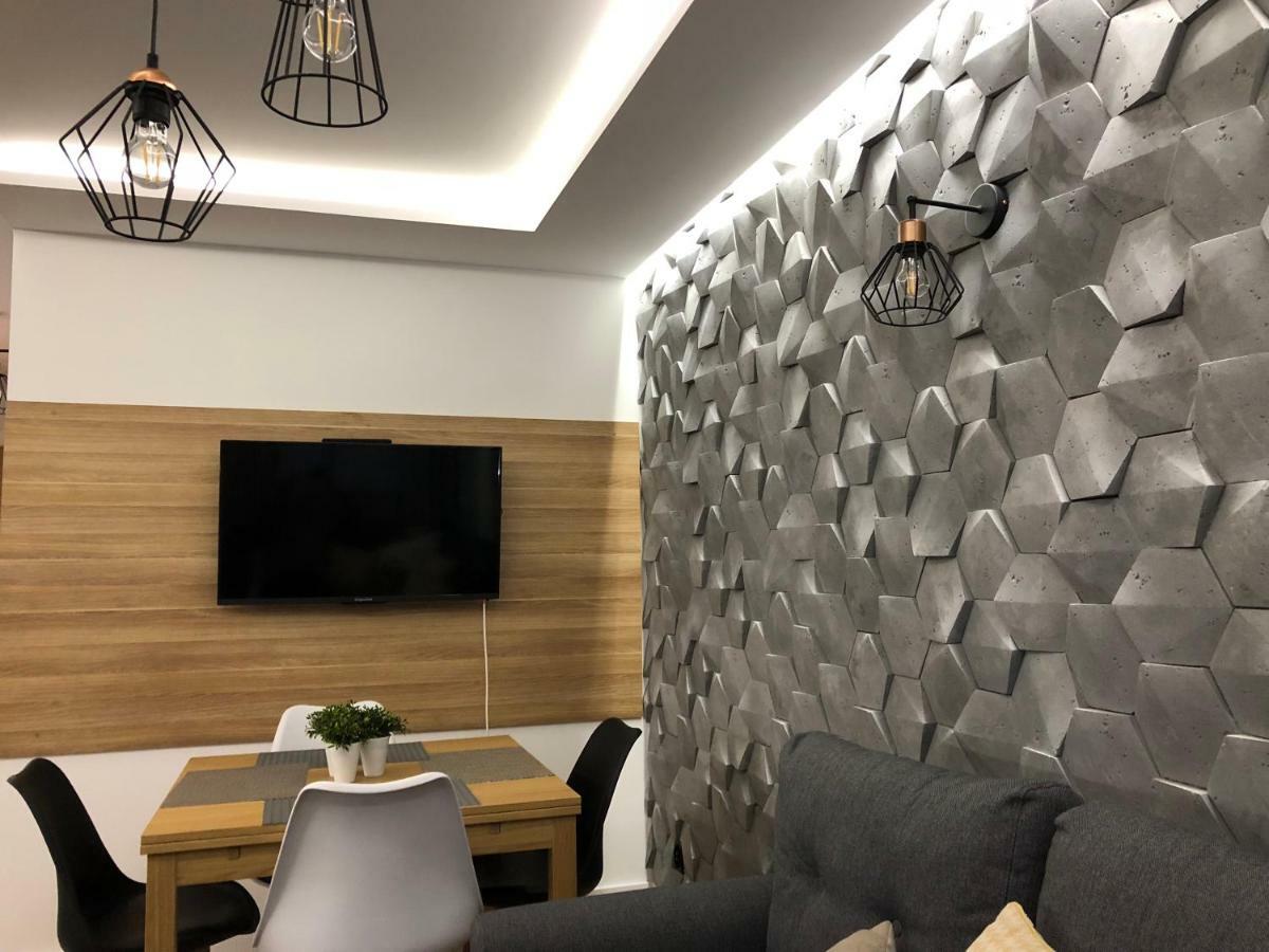 Family & Business Sauna Apartments Rynek Centrum Downtown - 2 Bedroom With Private Sauna, Balcony, Parking เคียลเซ ภายนอก รูปภาพ