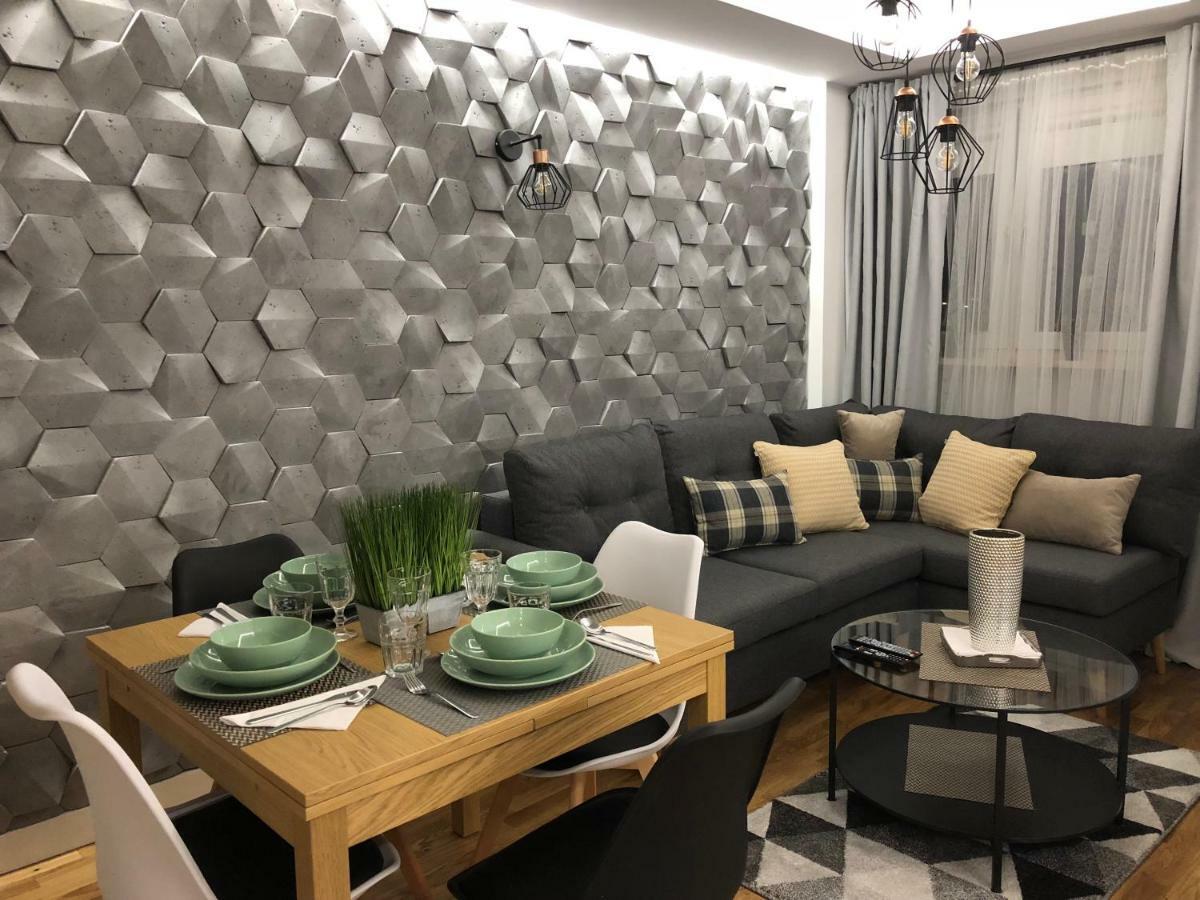 Family & Business Sauna Apartments Rynek Centrum Downtown - 2 Bedroom With Private Sauna, Balcony, Parking เคียลเซ ภายนอก รูปภาพ